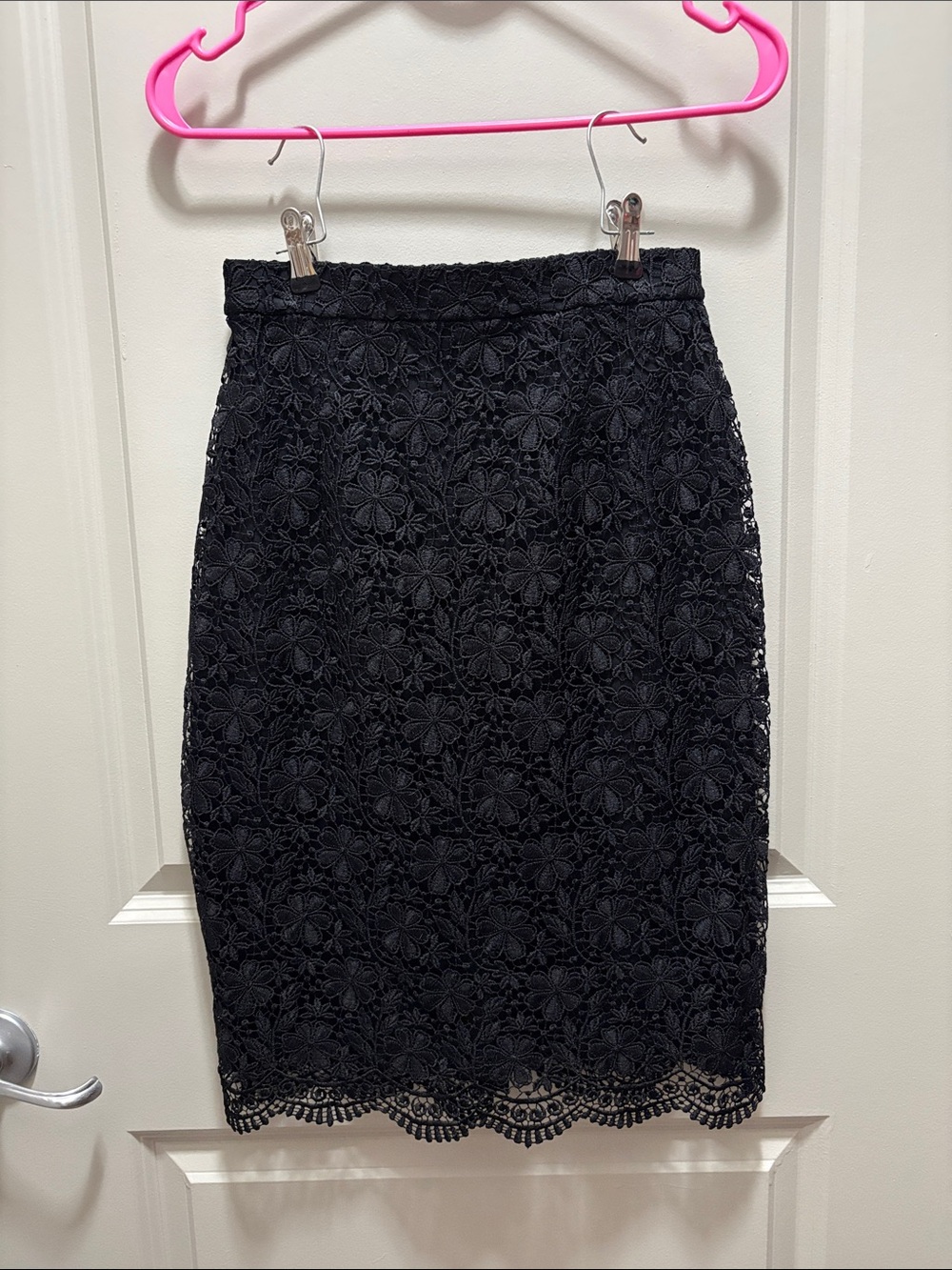 Uniqlo Black Floral Lace Pencil Skirt